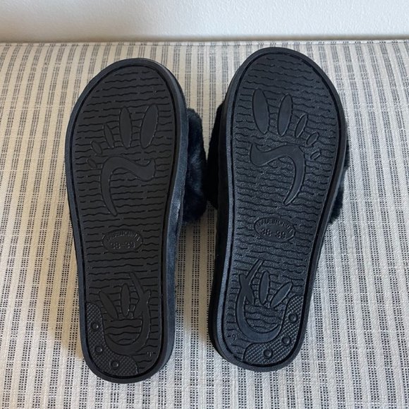 Fuzzy Open Toe Slippers With Red Glitter Heart in Black & Pink - Picture 7 of 7